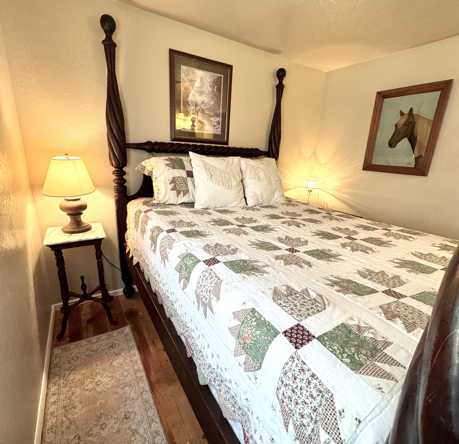 moms cabin bedroom